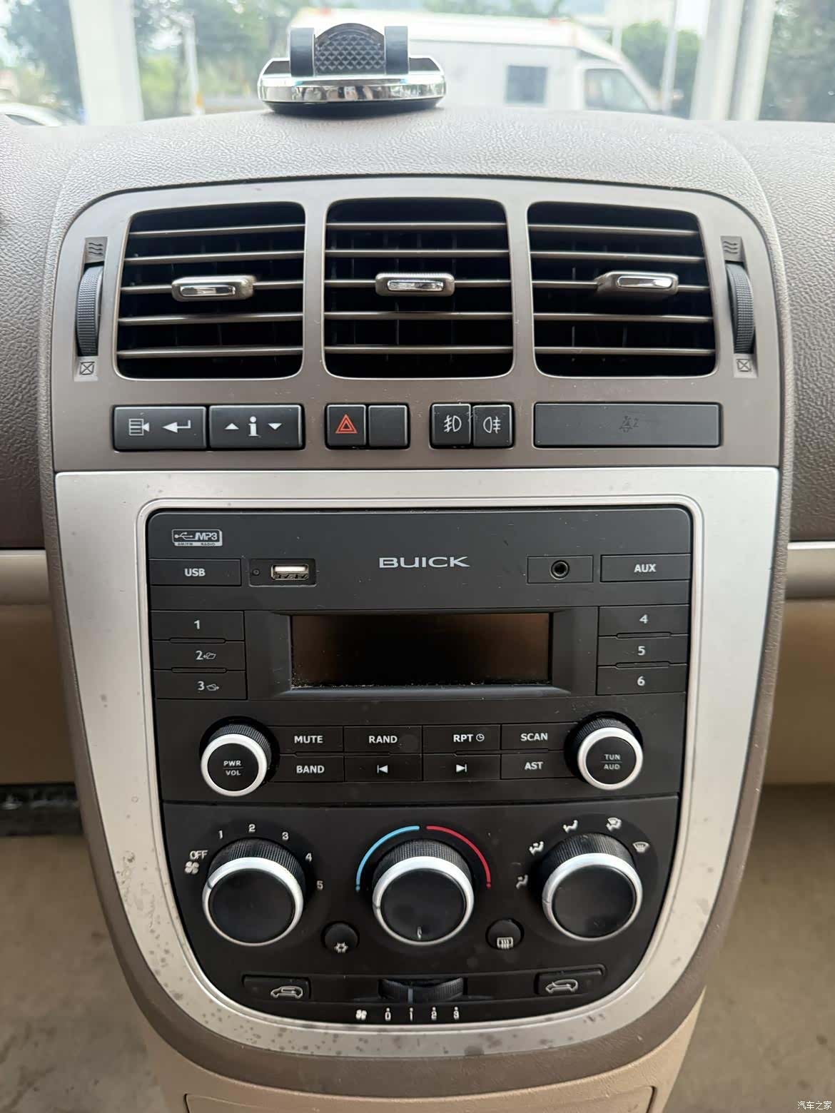 Buick GL8, 2014 14