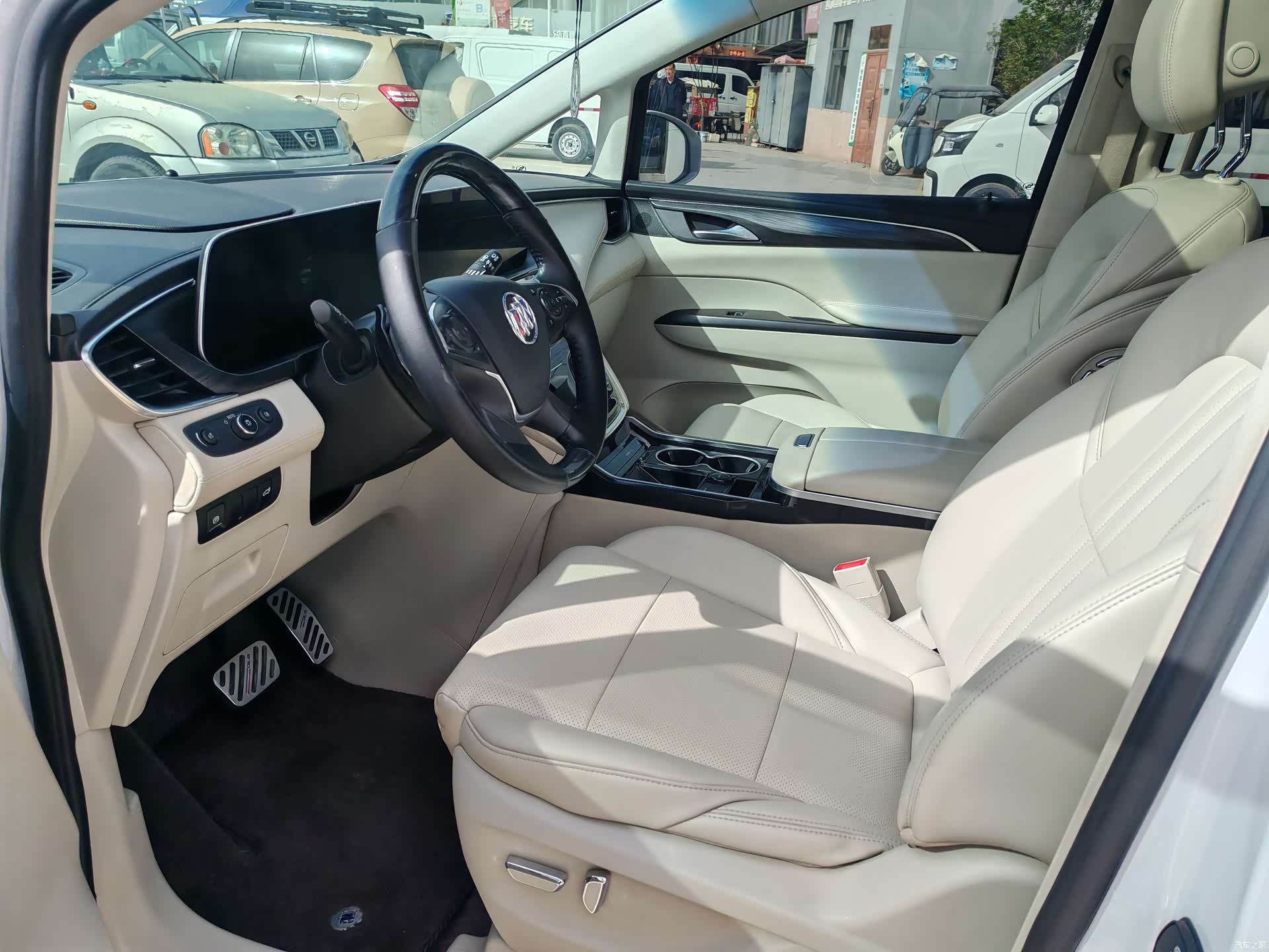 Buick GL8, 2023 4