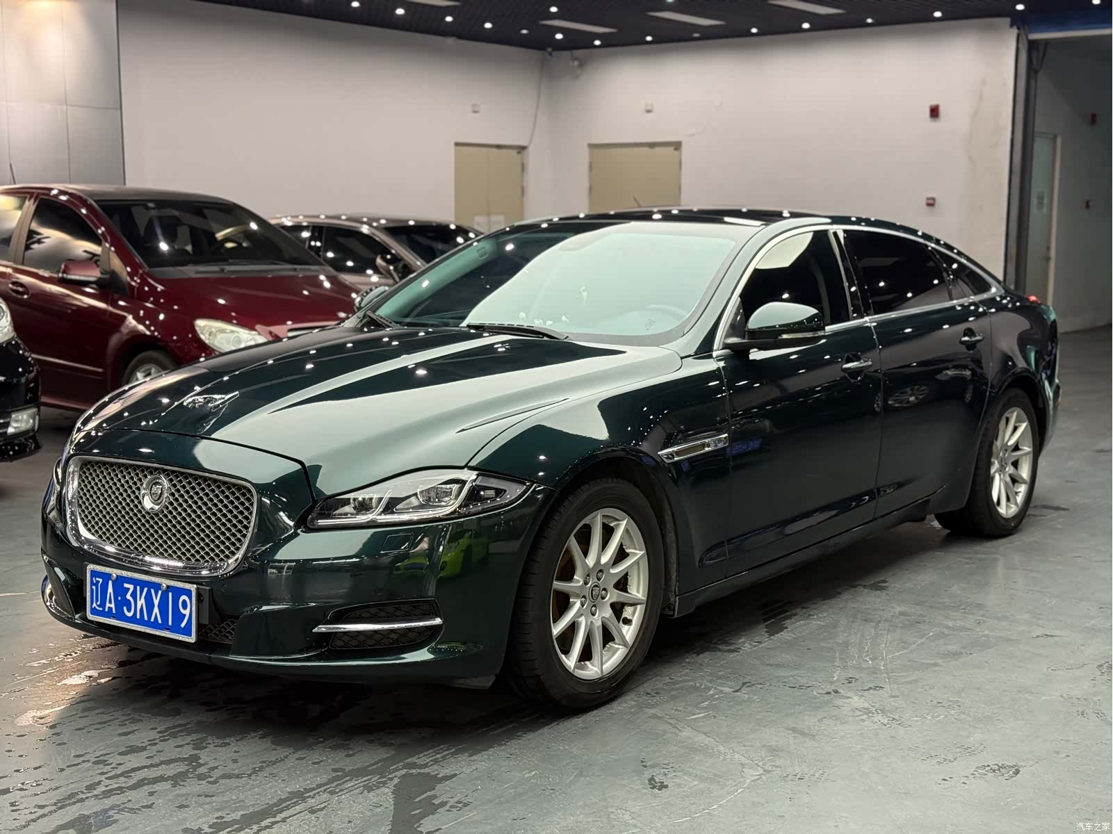 Jaguar XJ