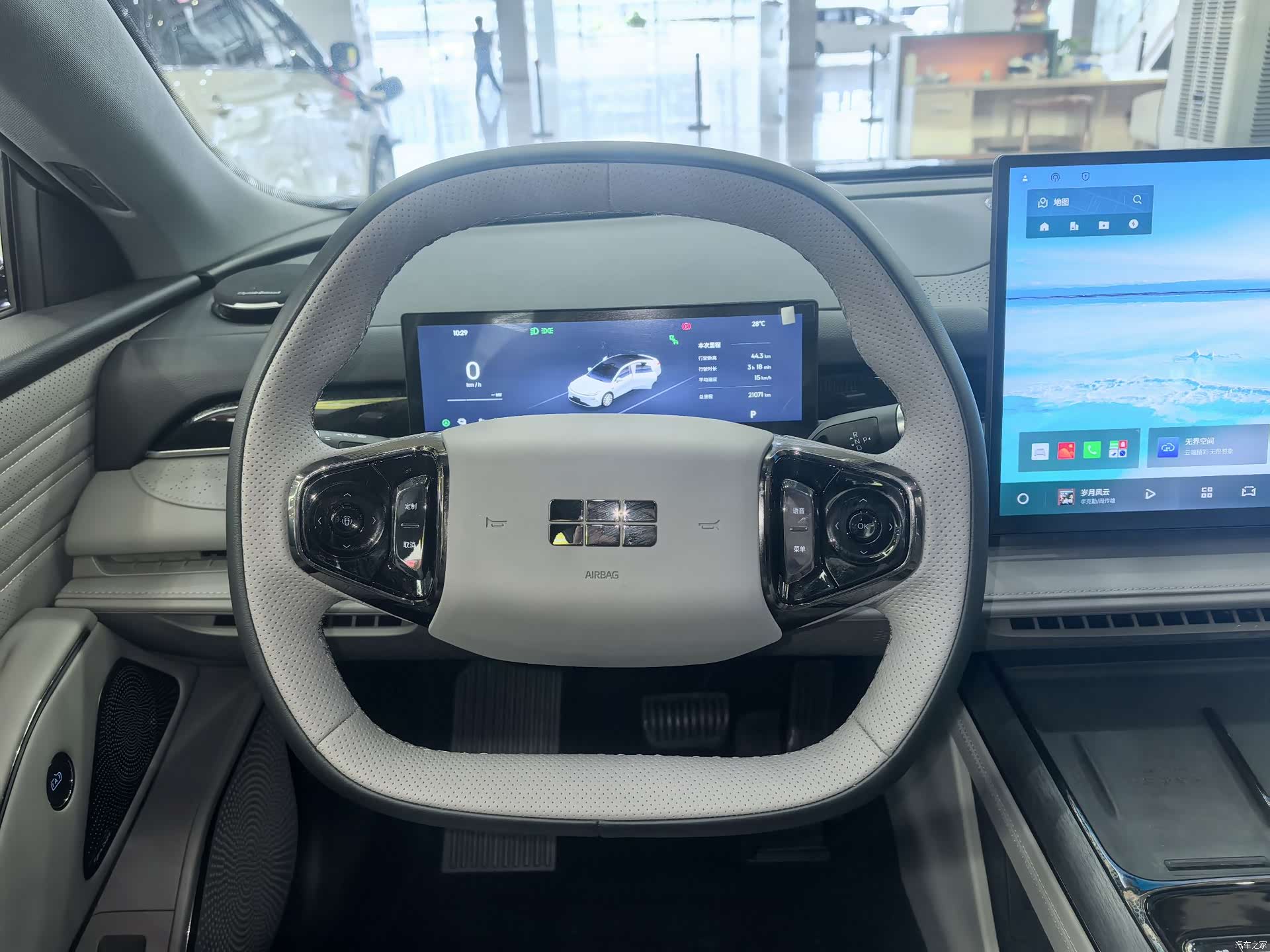 Geely 8, 2026 13