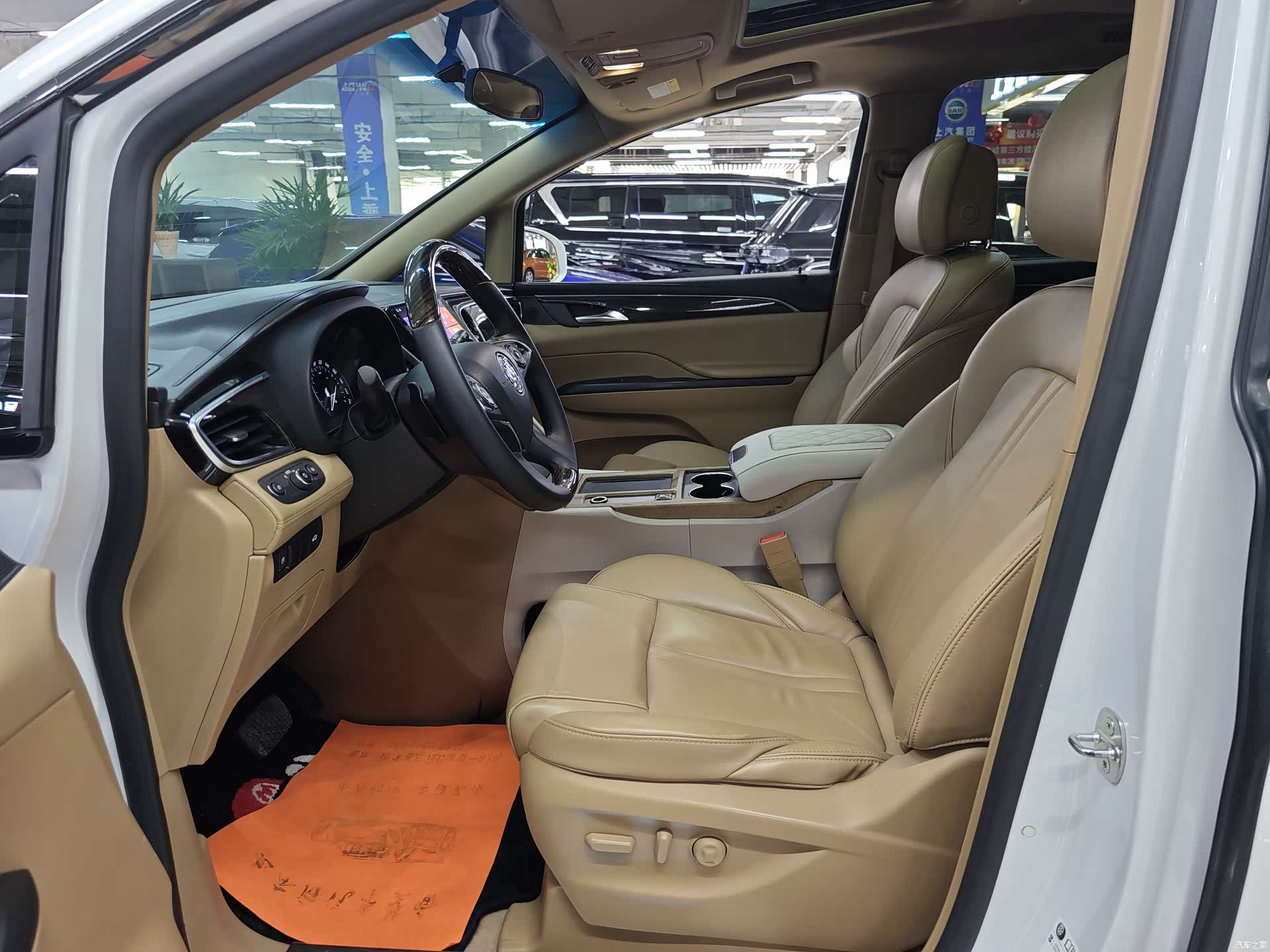 Buick GL8, 2020 все фото