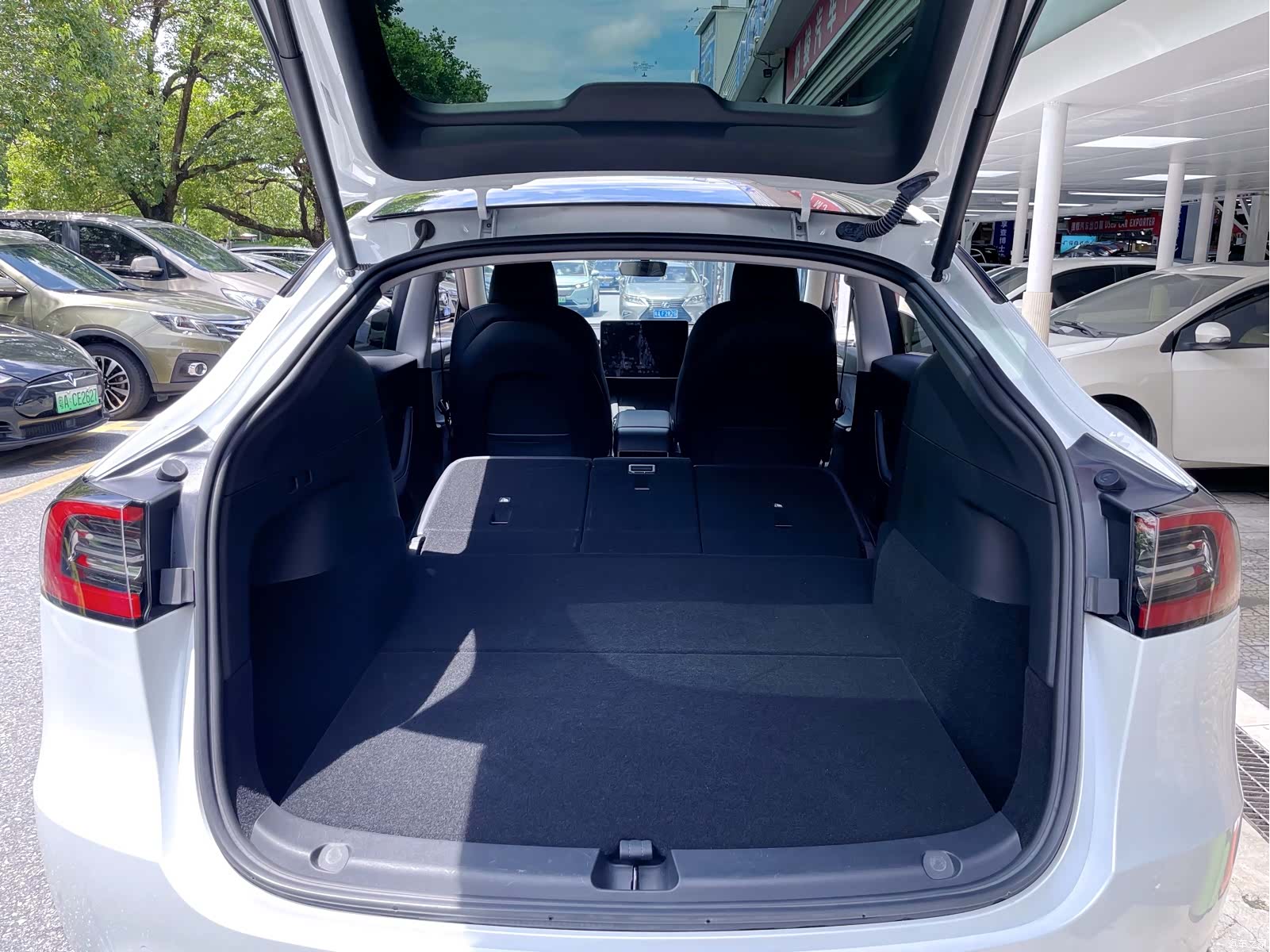 Tesla Model Y, 2023 11