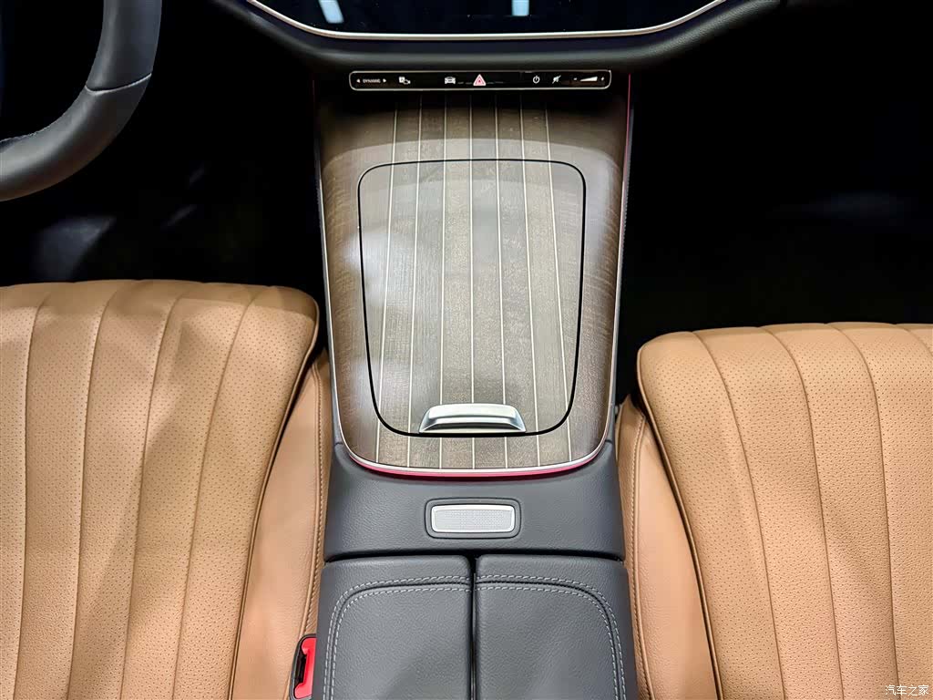 Mercedes-Benz E-Class, 2024 23