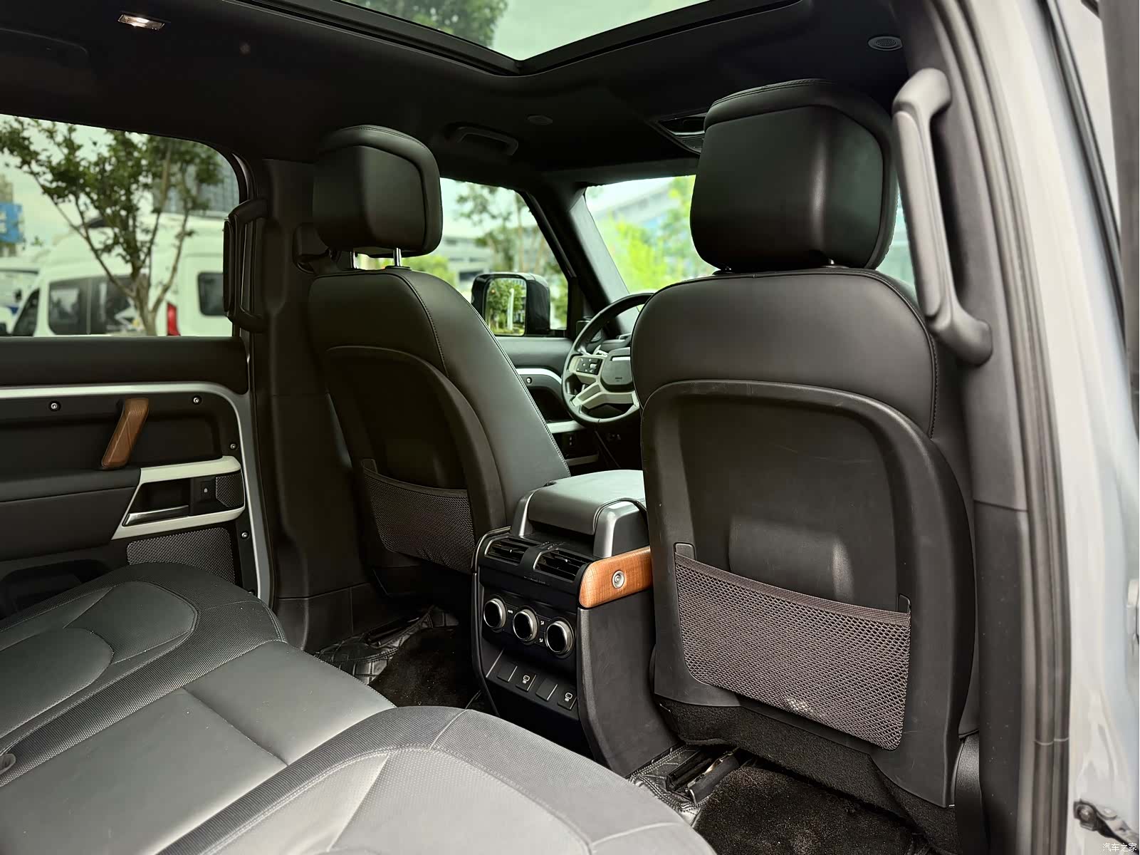 Land Rover Defender, 2022 19