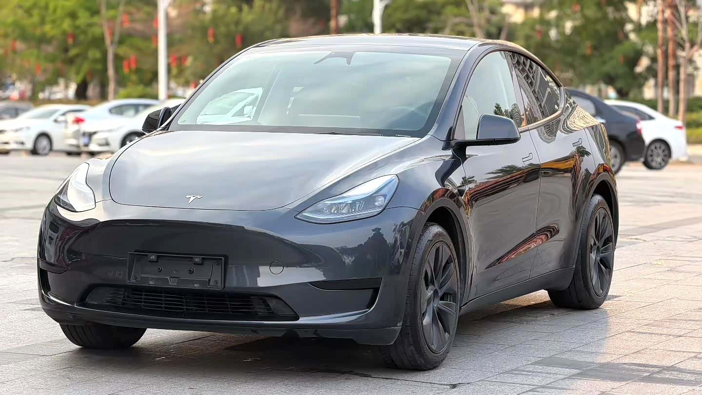 Tesla Model Y, 2024 1