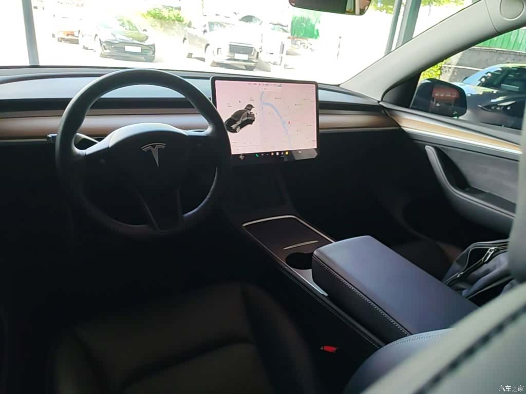 Tesla Model Y, 2021 10