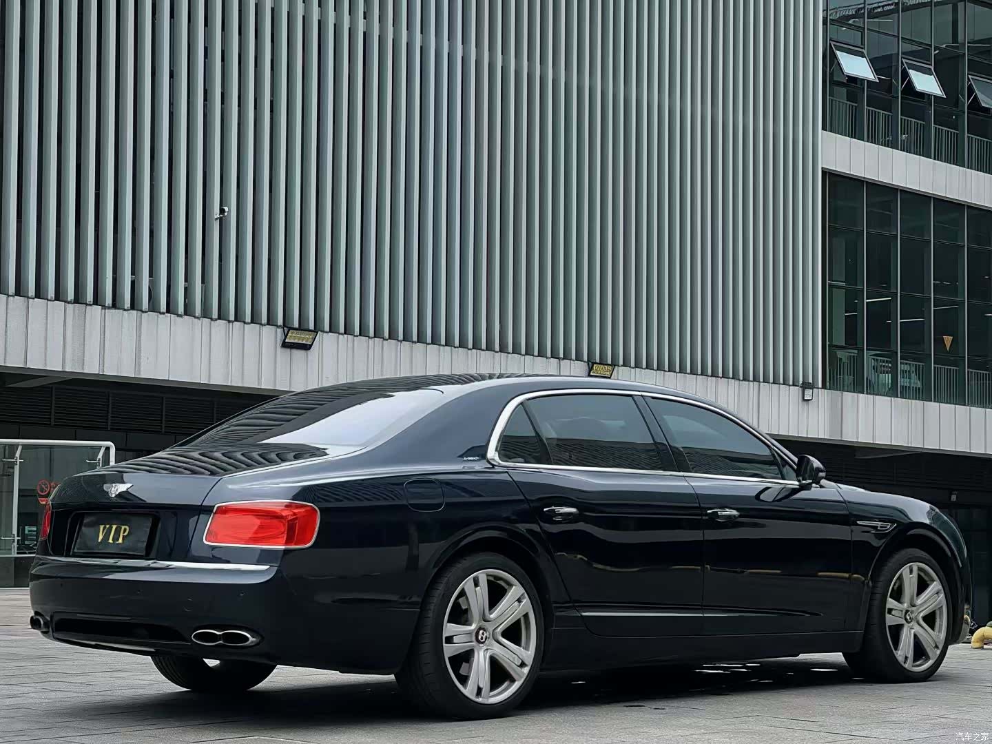 Bentley Flying Spur, 2018 4