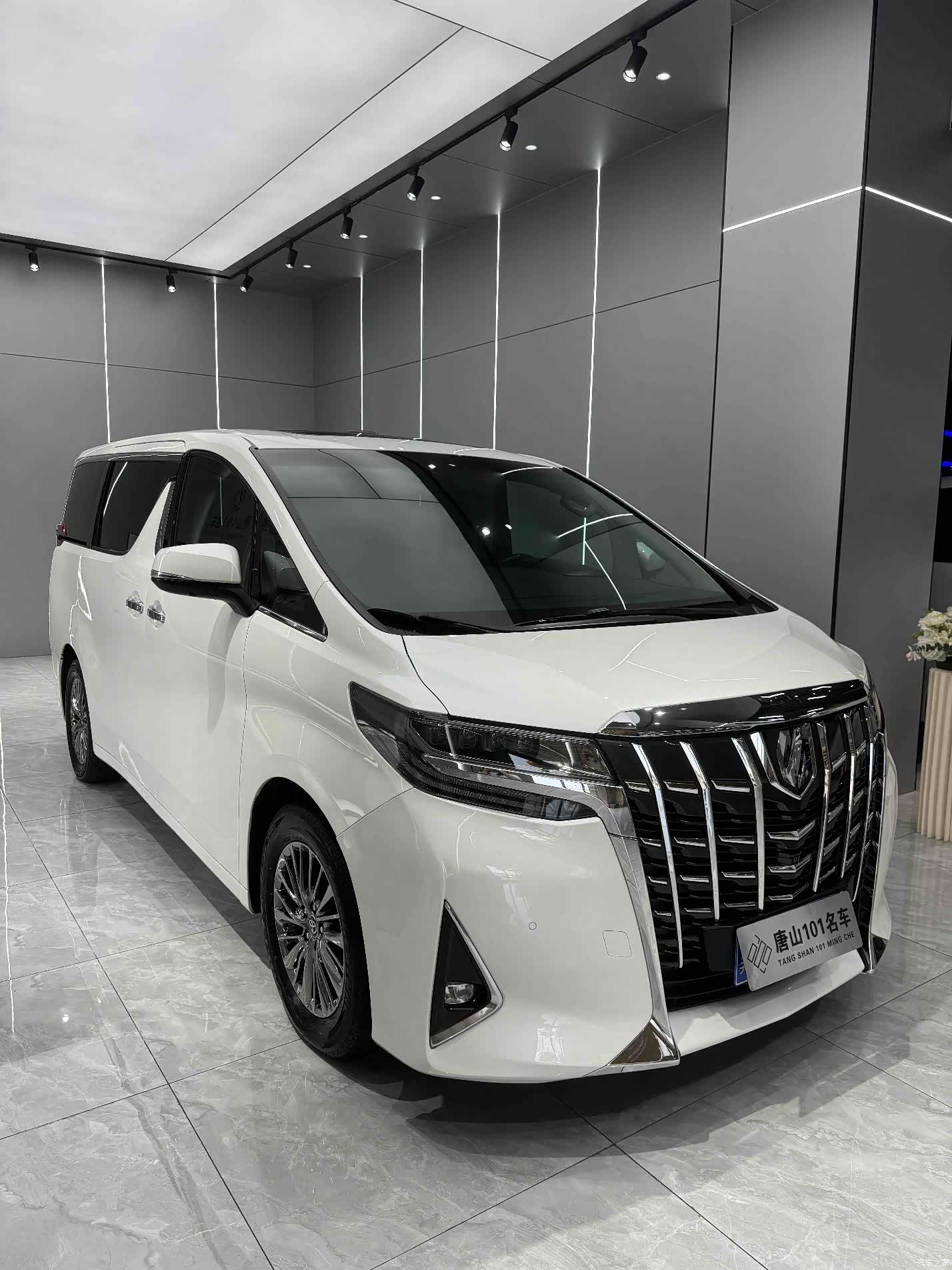 Toyota Alphard, 2019 3