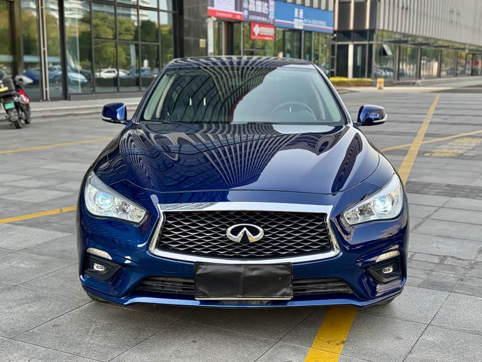 Infiniti Q50L