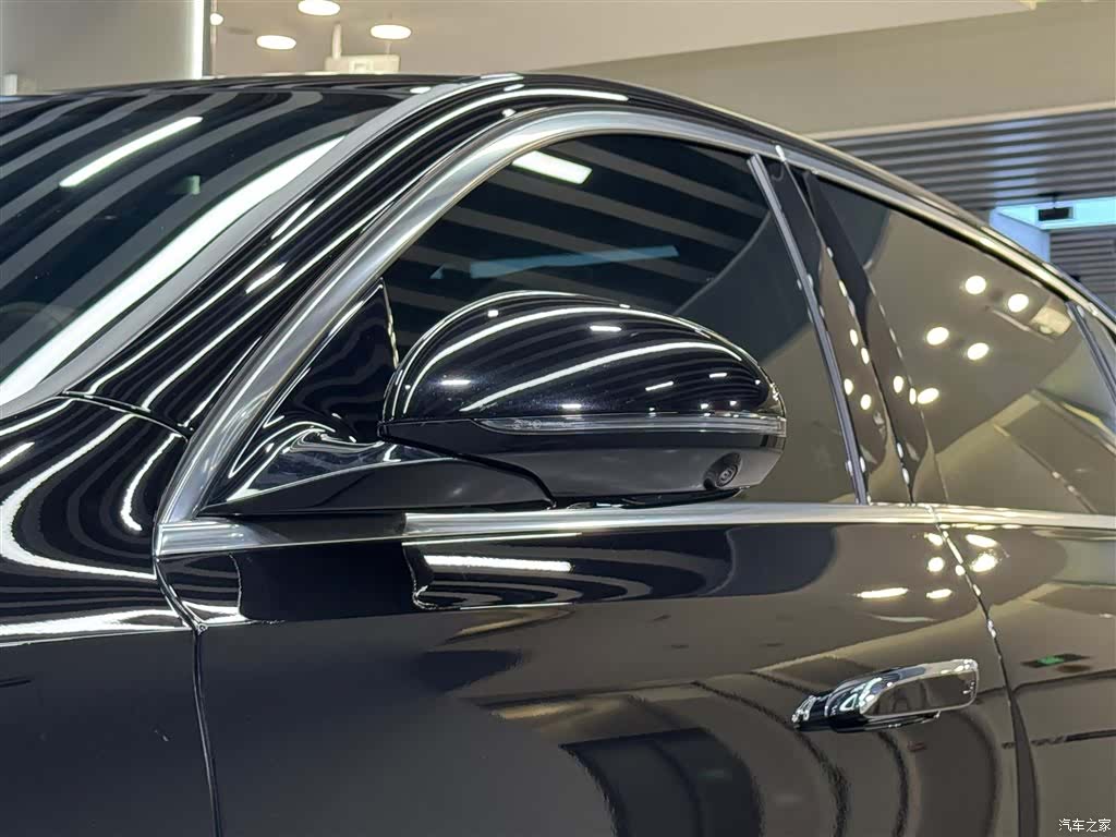 Mercedes-Benz E-Class, 2024 4