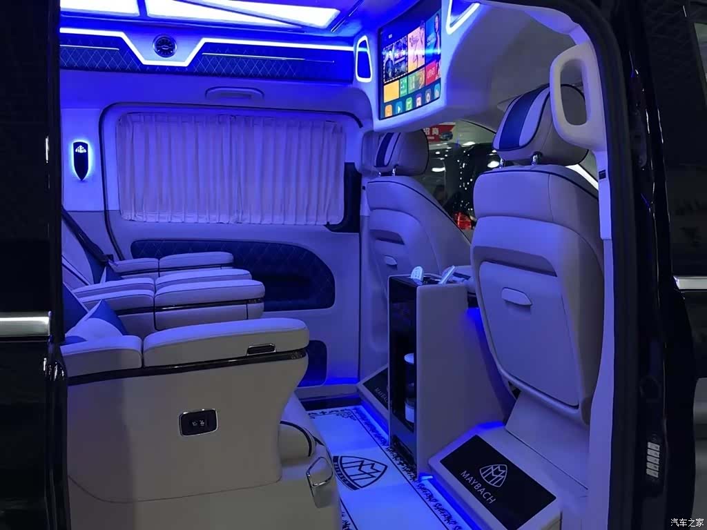 Mercedes-Benz 7, 2021 16