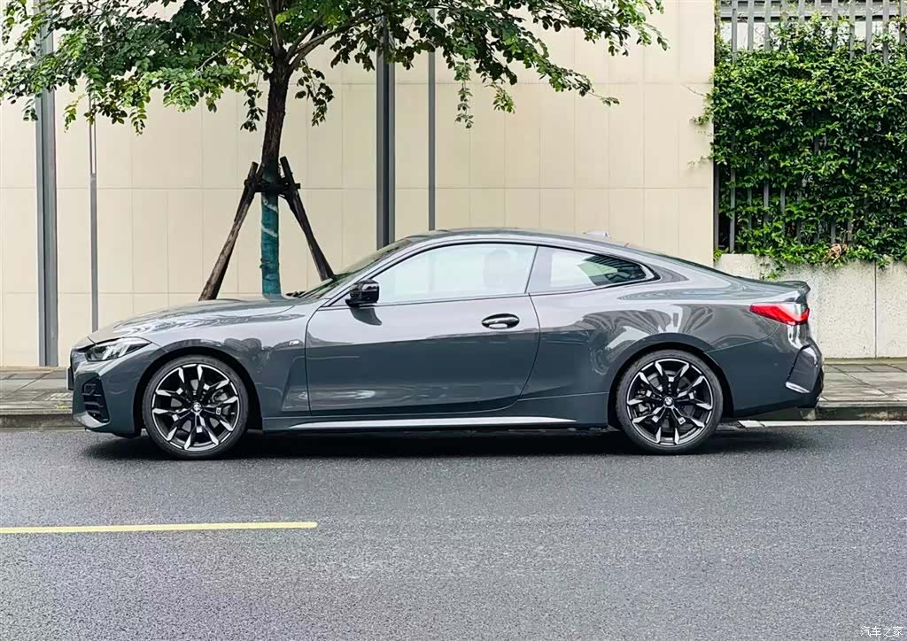BMW 4 Series, 2026 2