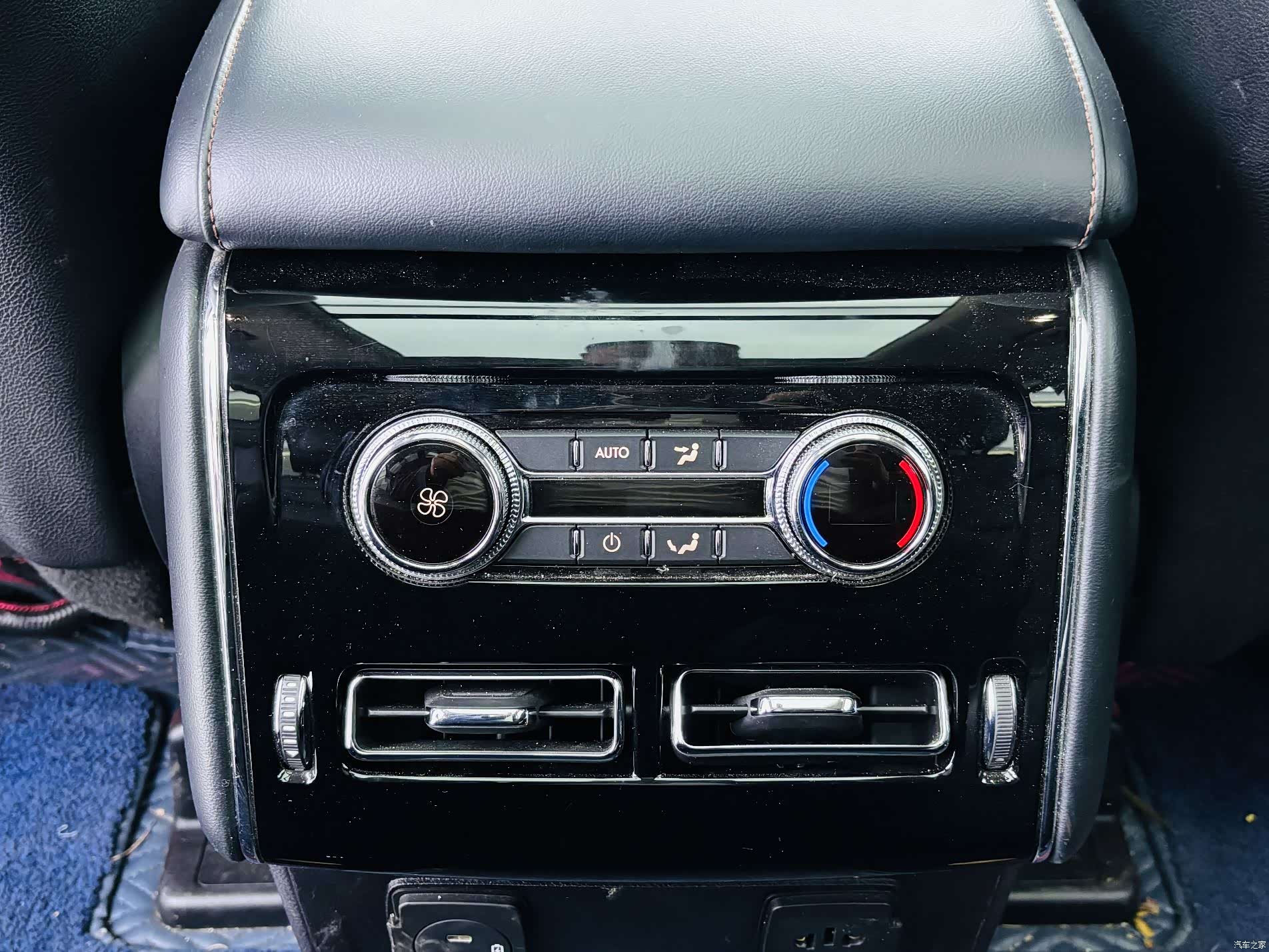 Lincoln Aviator, 2022 13