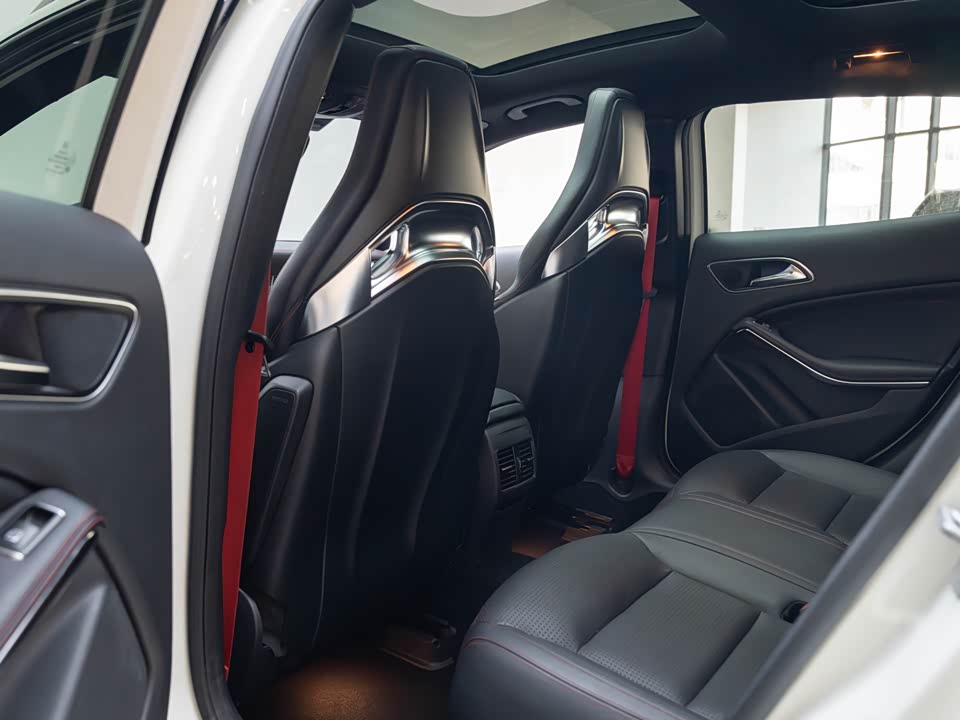 Mercedes-Benz GLA AMG