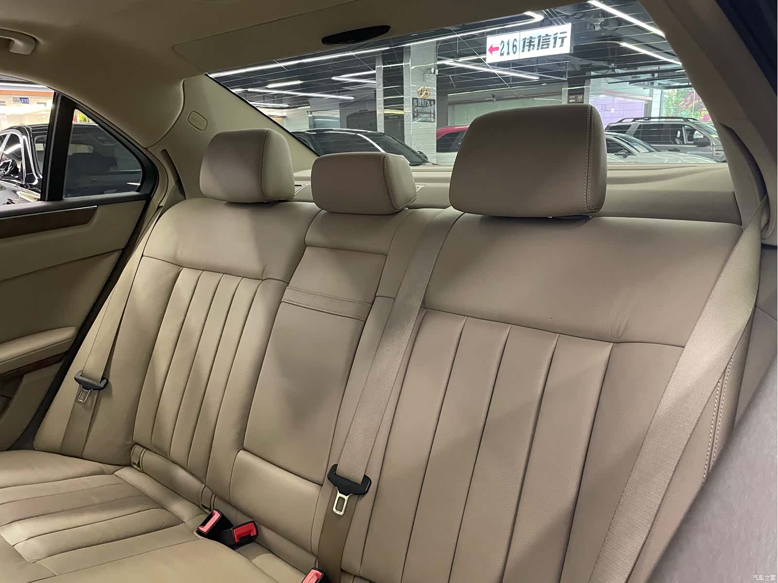 Mercedes-Benz E-Class, 2011 31