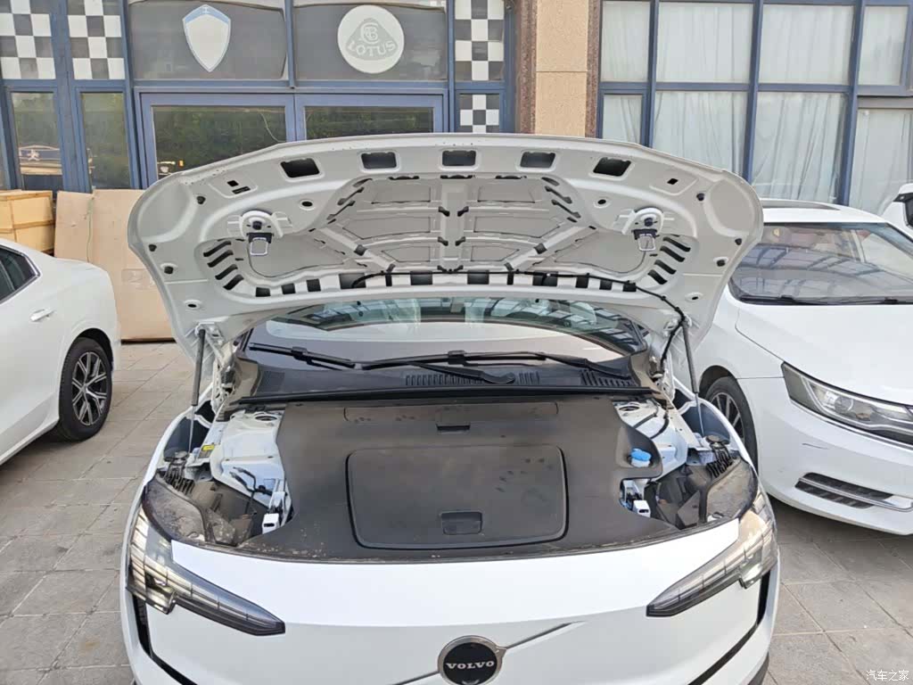 Volvo EX30, 2025 20