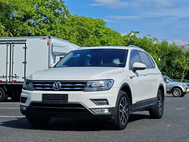 Volkswagen Tiguan L 2018 — купить из Китая под заказ