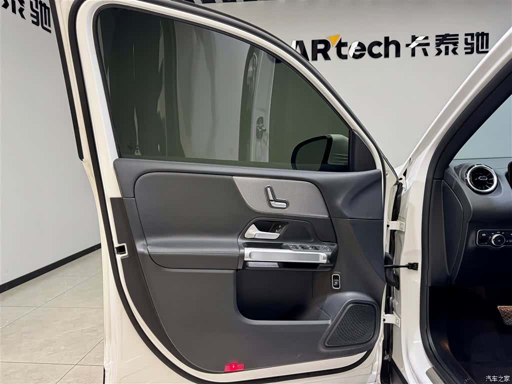 Mercedes-Benz GLB, 2025 17
