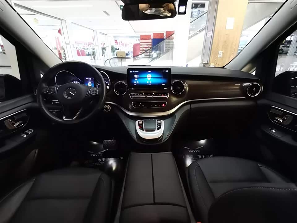 Mercedes-Benz V-class