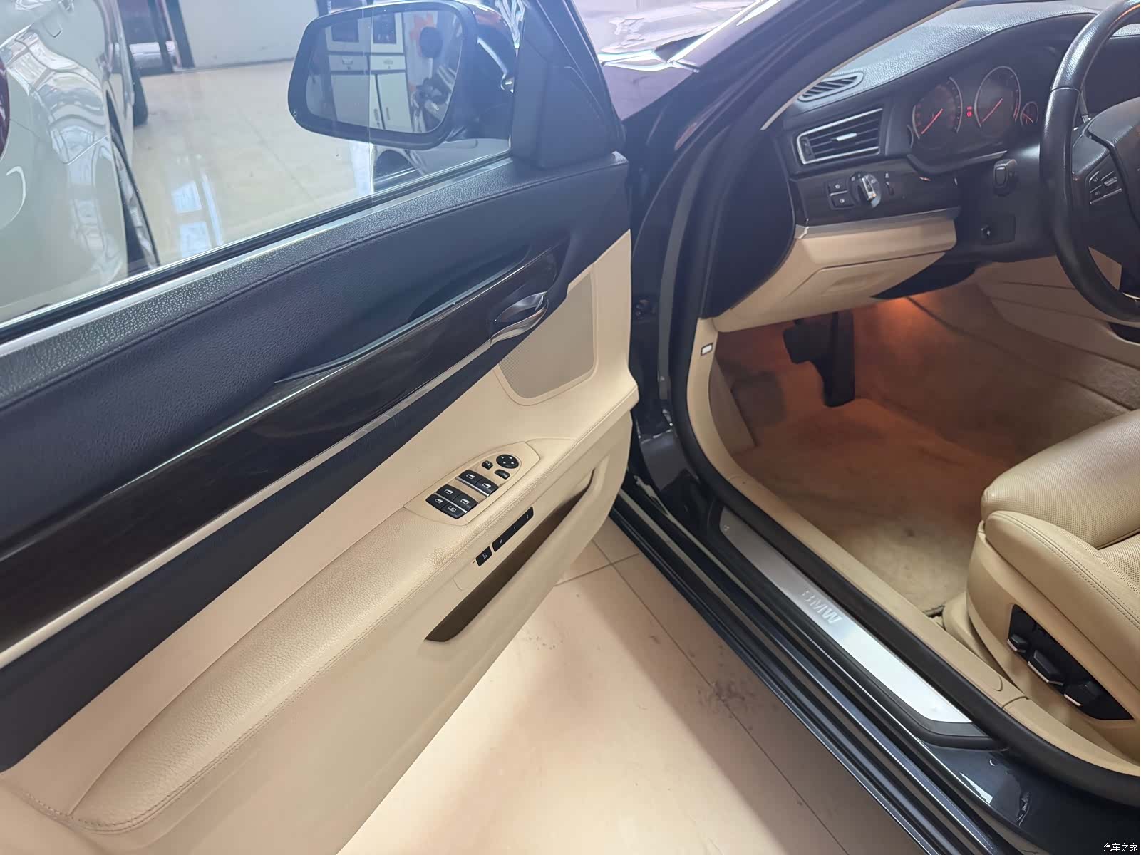 BMW 7 Series, 2012 9