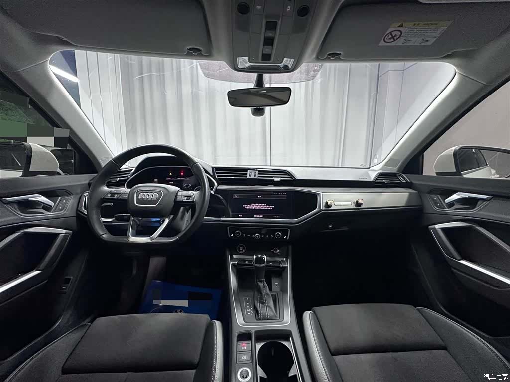 Audi Q3, 2022 11