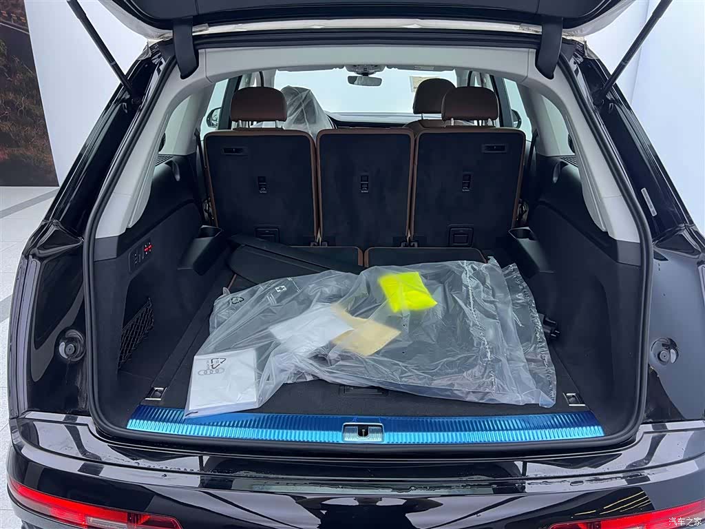 Audi Q7, 2025 29