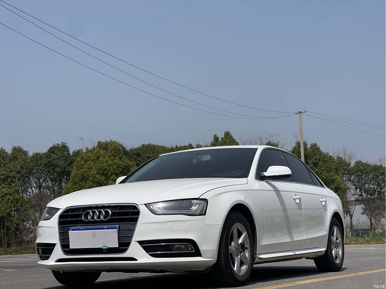 Audi A4L, 2013 1