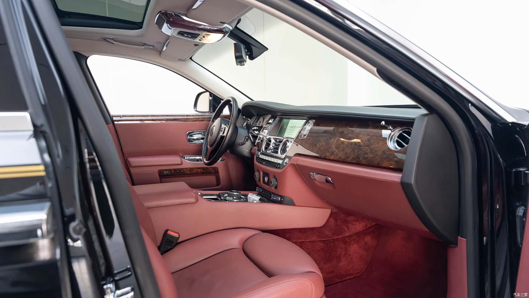 Rolls-Royce Ghost, 2016 10