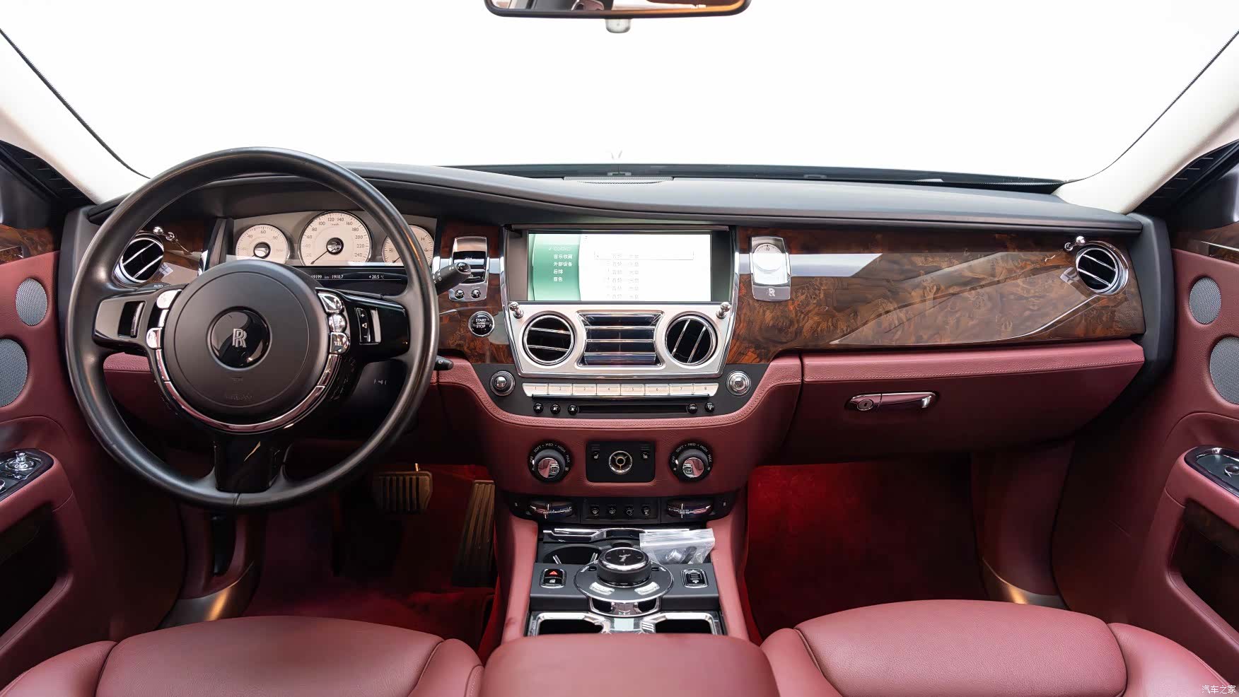 Rolls-Royce Ghost, 2016 14