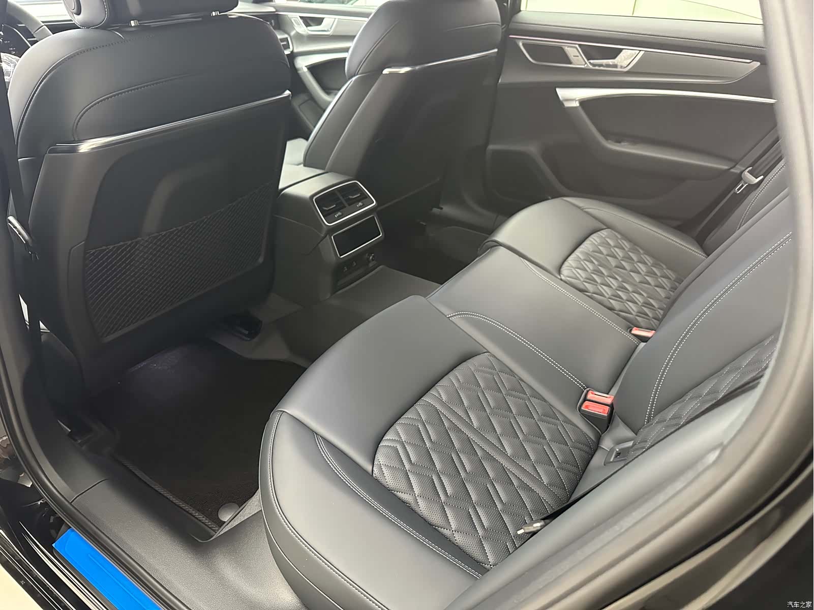 Audi A6L, 2026 6