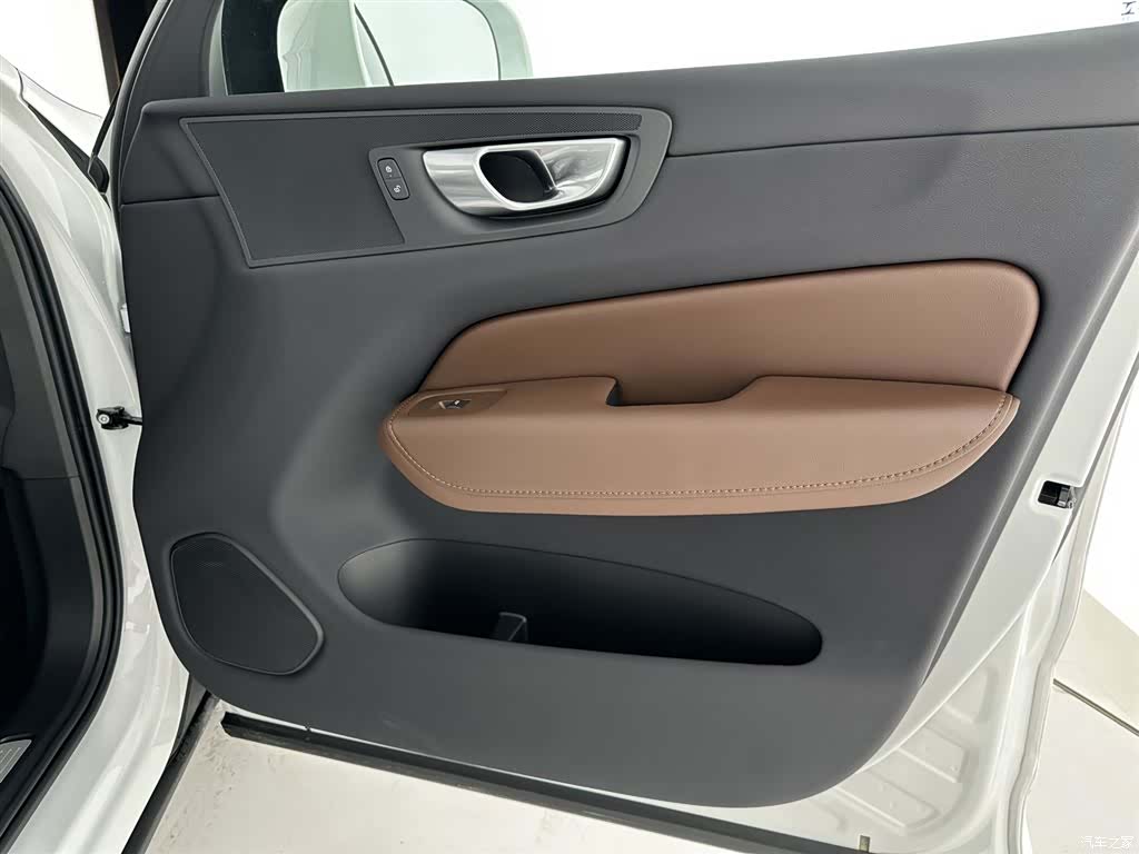 Volvo XC60, 2024 22