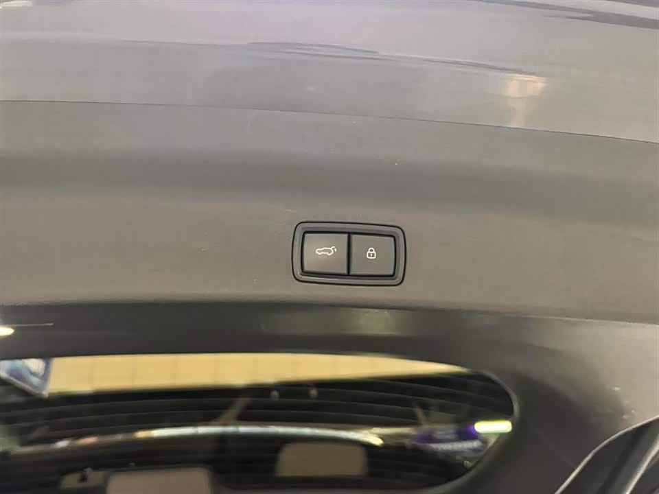 Li Auto Ideal L8