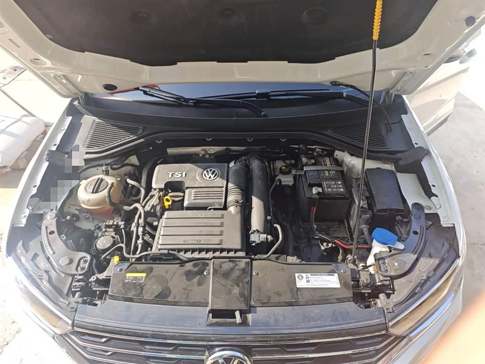 Volkswagen T-ROC exploring Songs