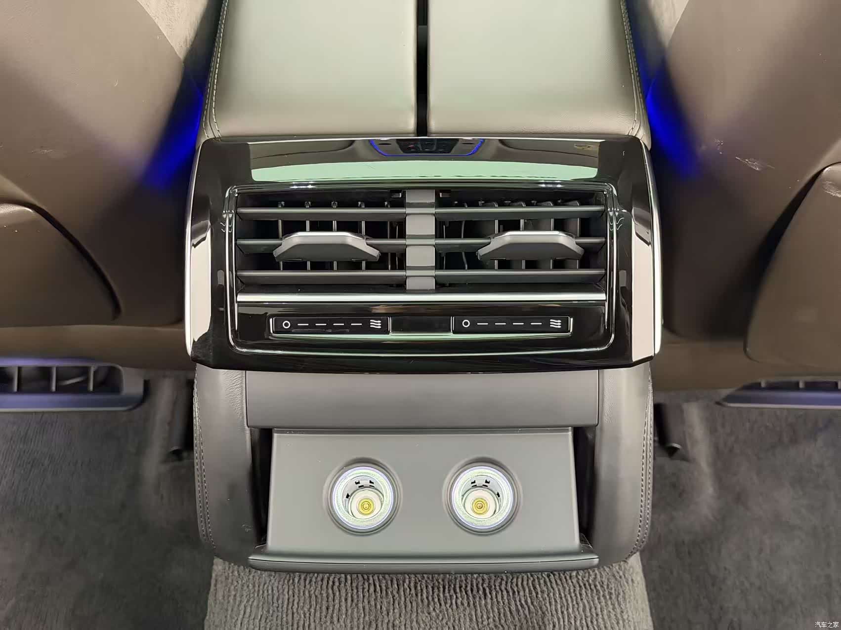Audi A8L, 2021 24