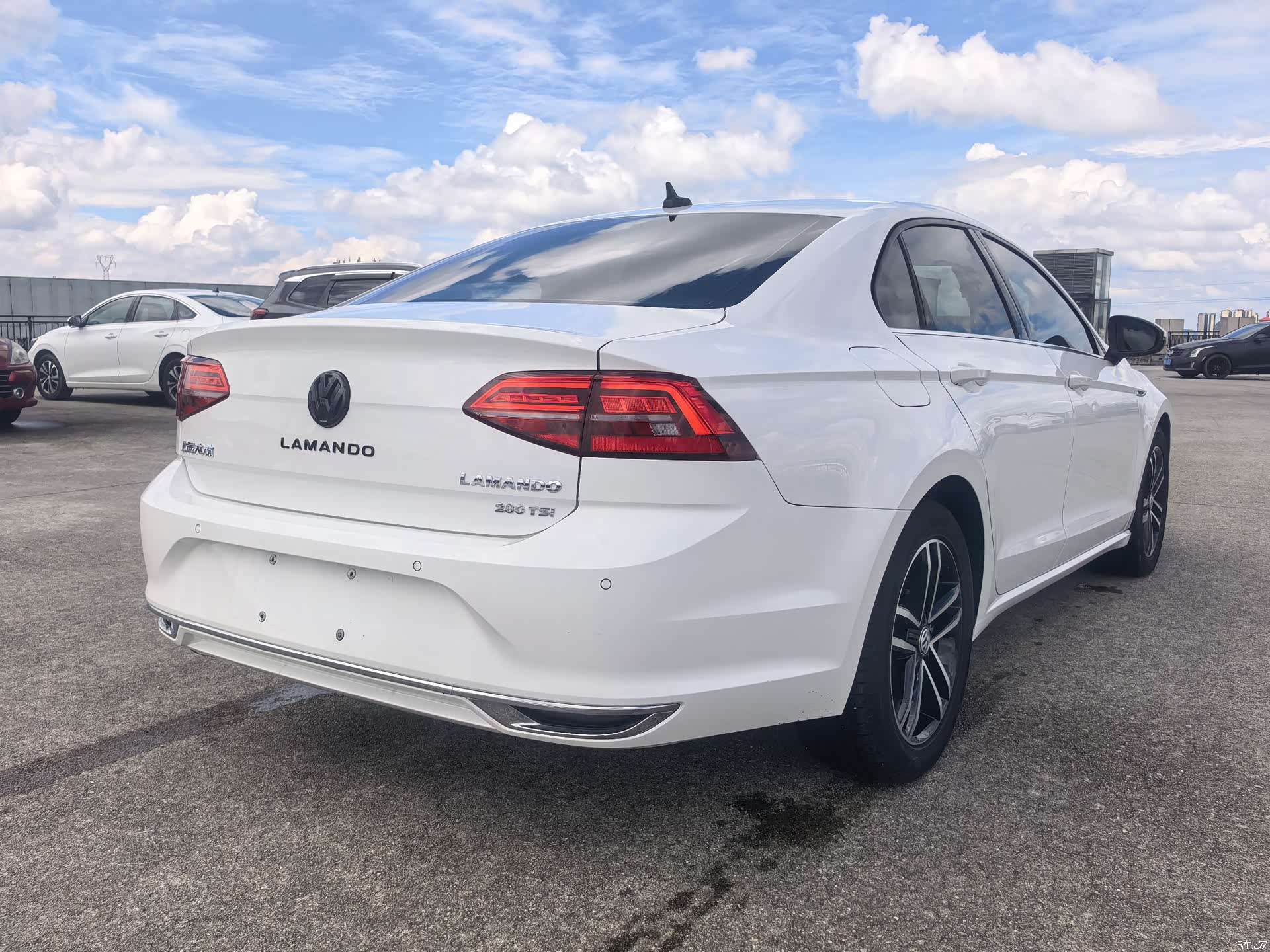 Volkswagen Lamando, 2022 все фото