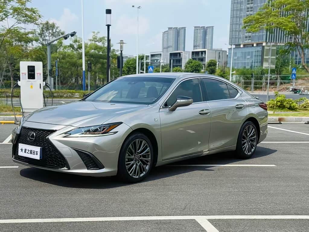 Lexus ES 2020 260 F SPORT