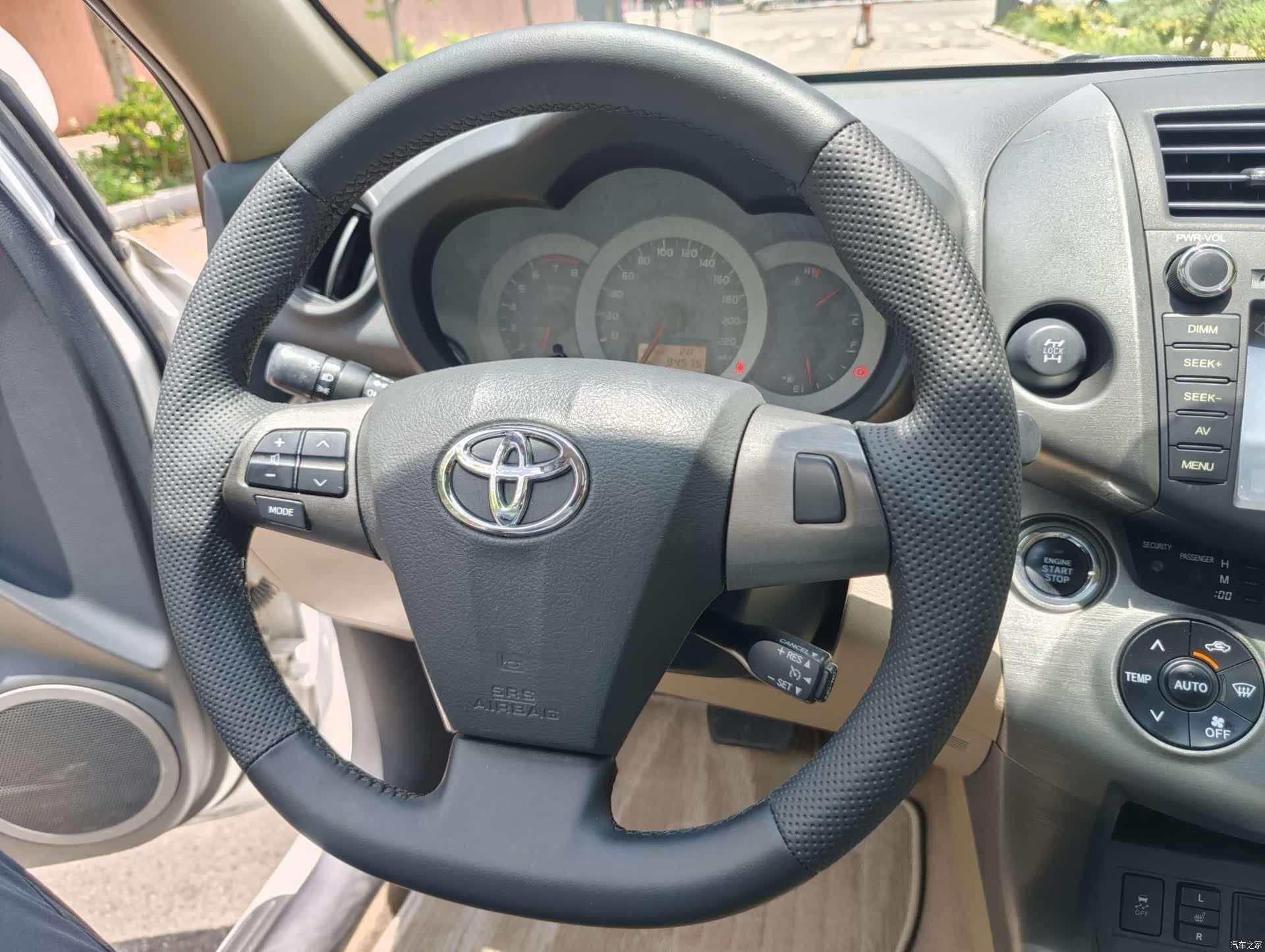 Toyota RAV4, 2013 11