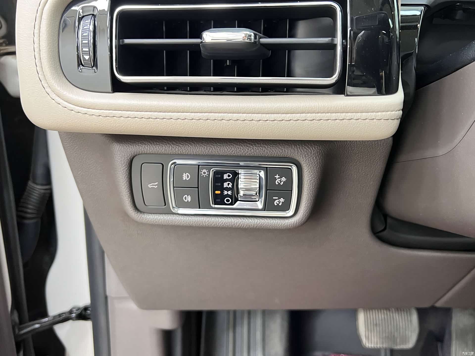 Lincoln Aviator, 2021 31