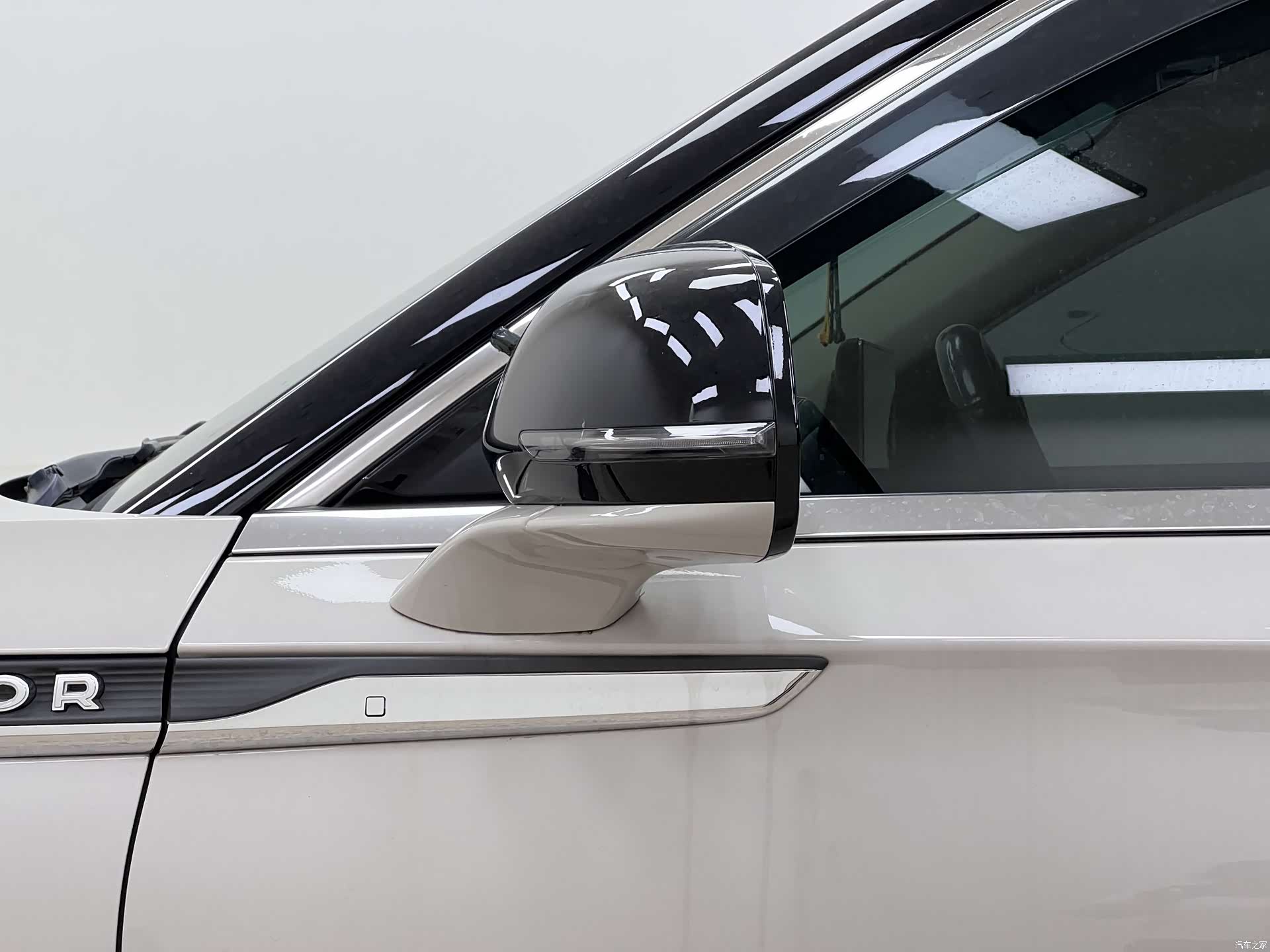 Lincoln Aviator, 2021 11