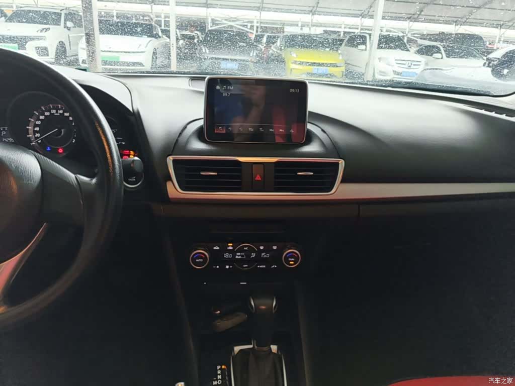 Mazda Mazda3, 2016 13