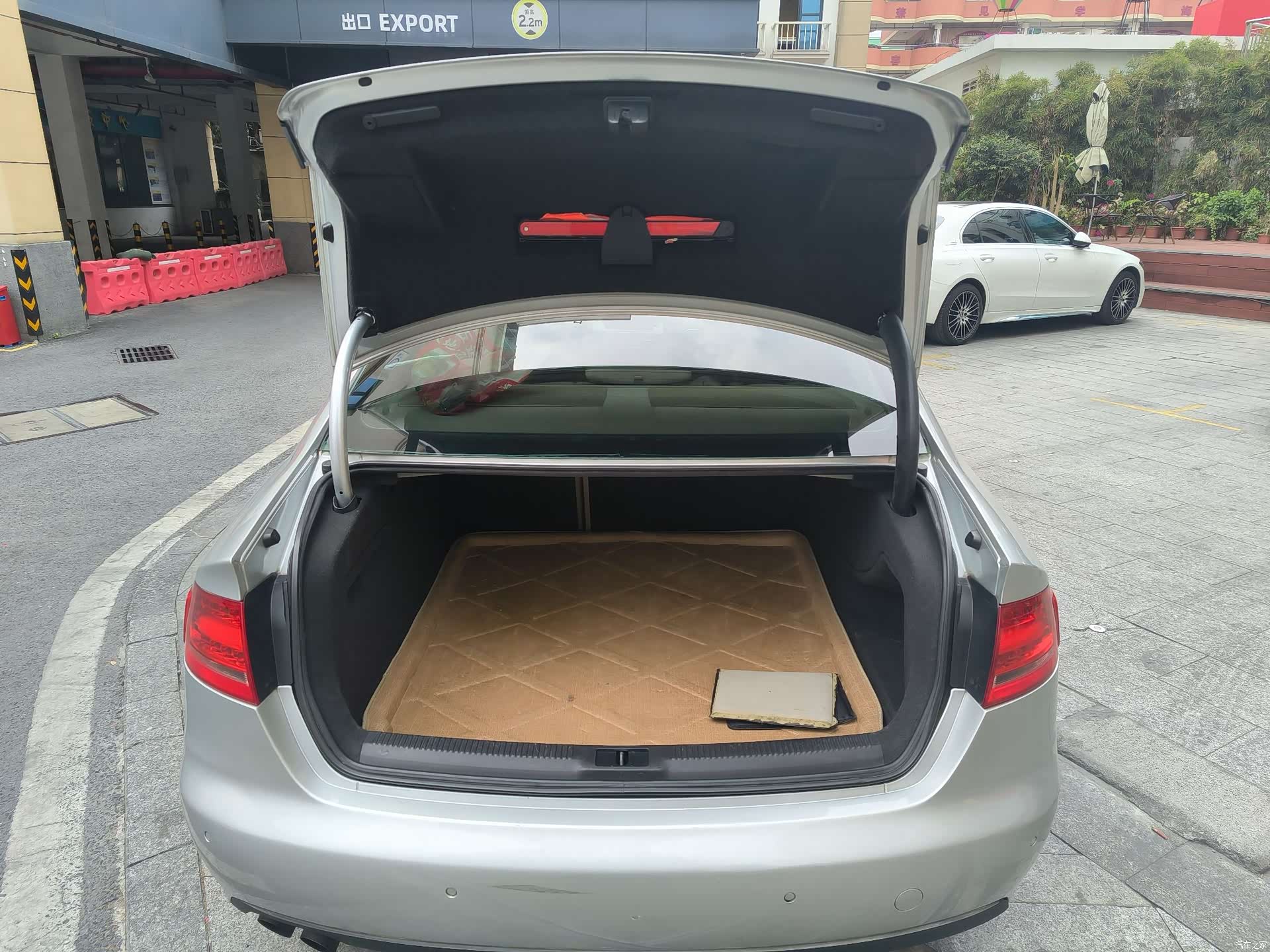 Audi A4L, 2010 14