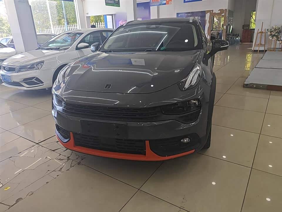 Lynk & Co 02