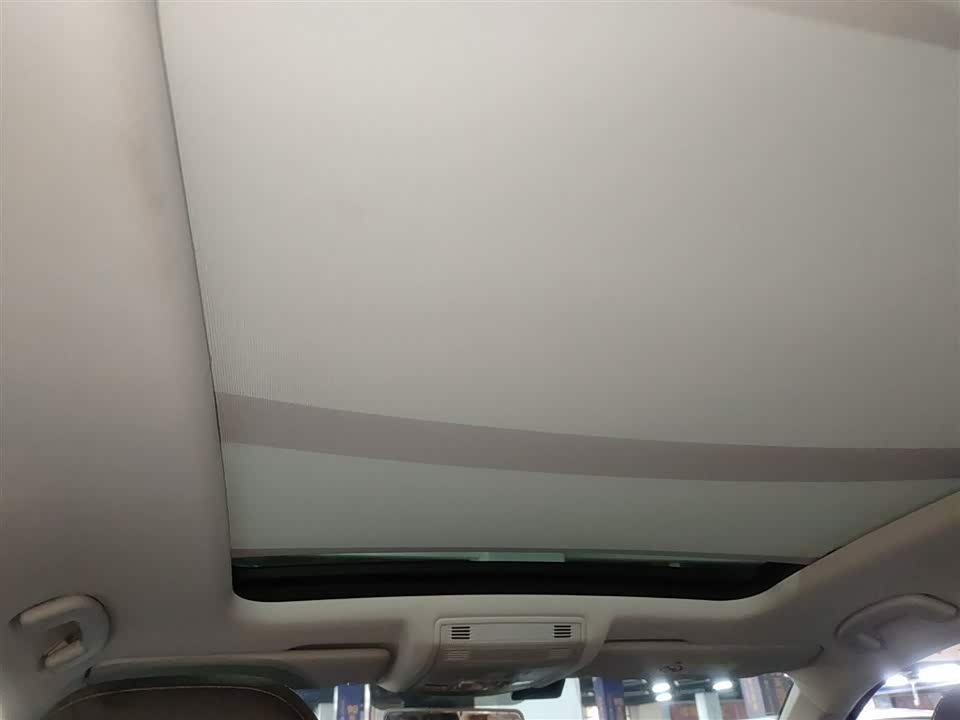 Volkswagen T-ROC exploring Songs