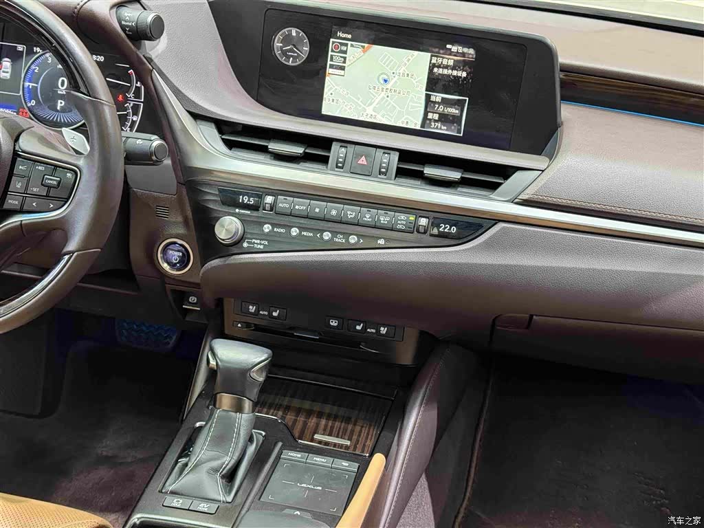Lexus ES, 2021 17