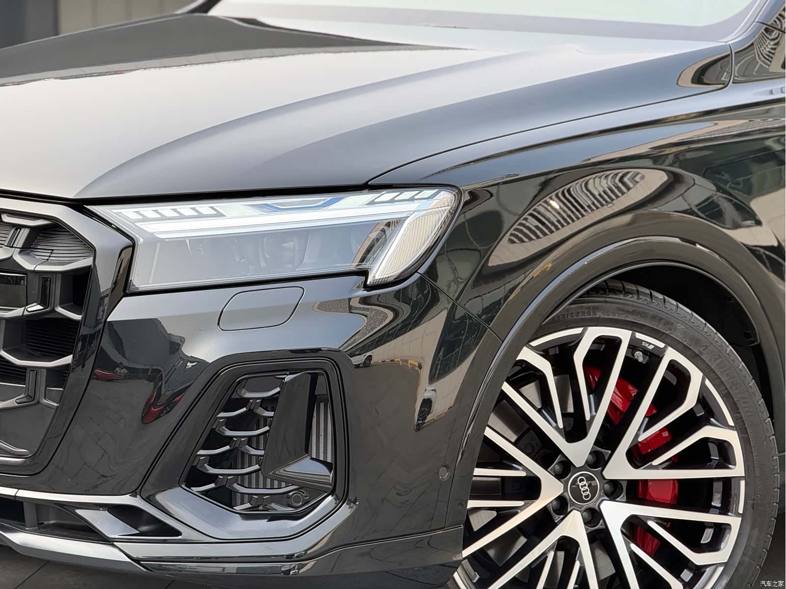 Audi Q7, 2025 2