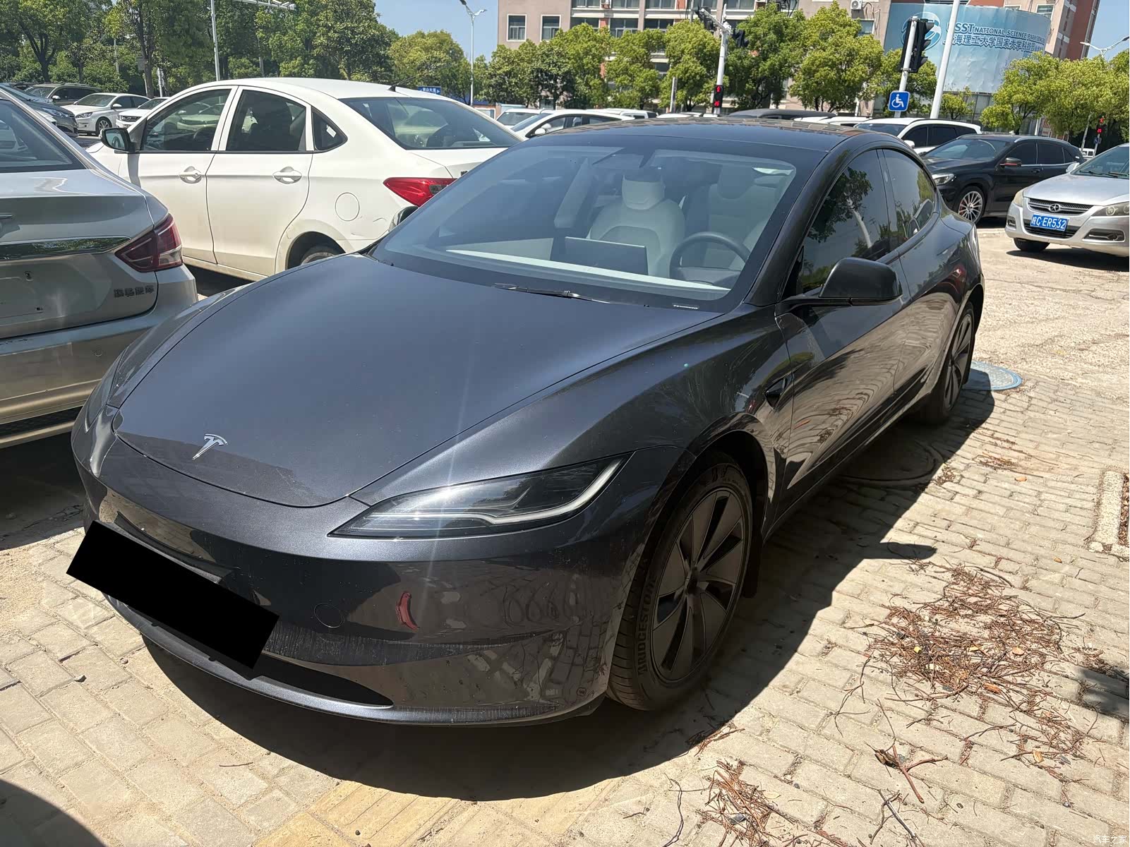 Tesla Model 3, 2025 1