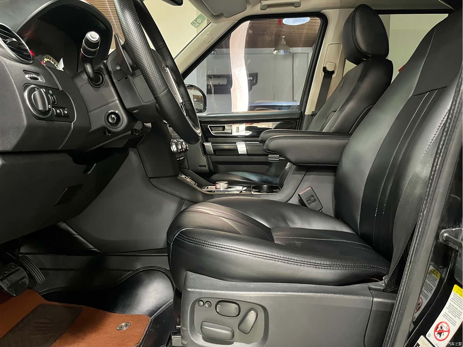Land Rover Discovery, 2015 все фото
