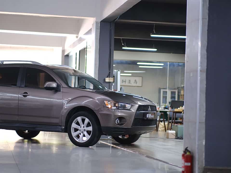 Mitsubishi Outlander