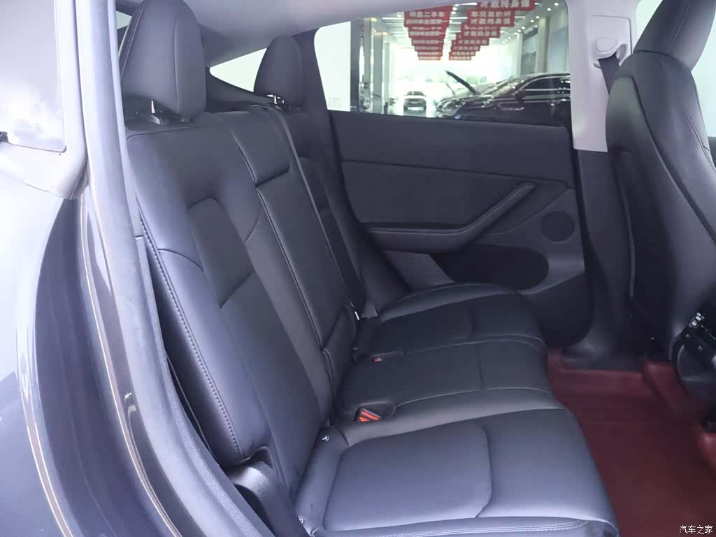 Tesla Model Y, 2024 21