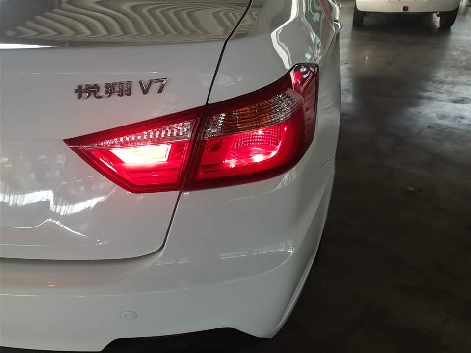 Changan Yuexiang V7